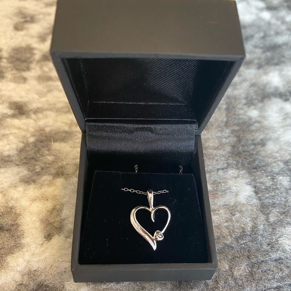 .925 Sterling Silver w/ diamond heart necklace NEW
